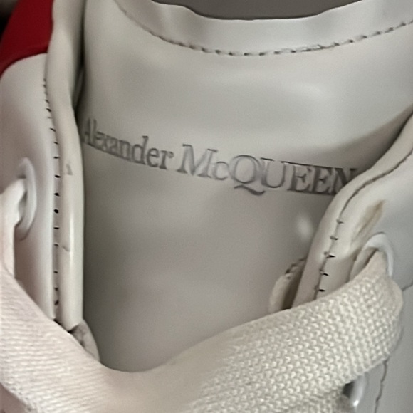 Alexander McQUEENS - Picture 4 of 7